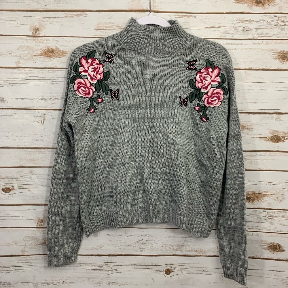 NWT Claud Chaser Light Gray Floral Sweater… - Picture 2 of 8